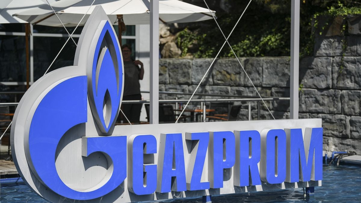 Gazpromu loni prudce klesl zisk